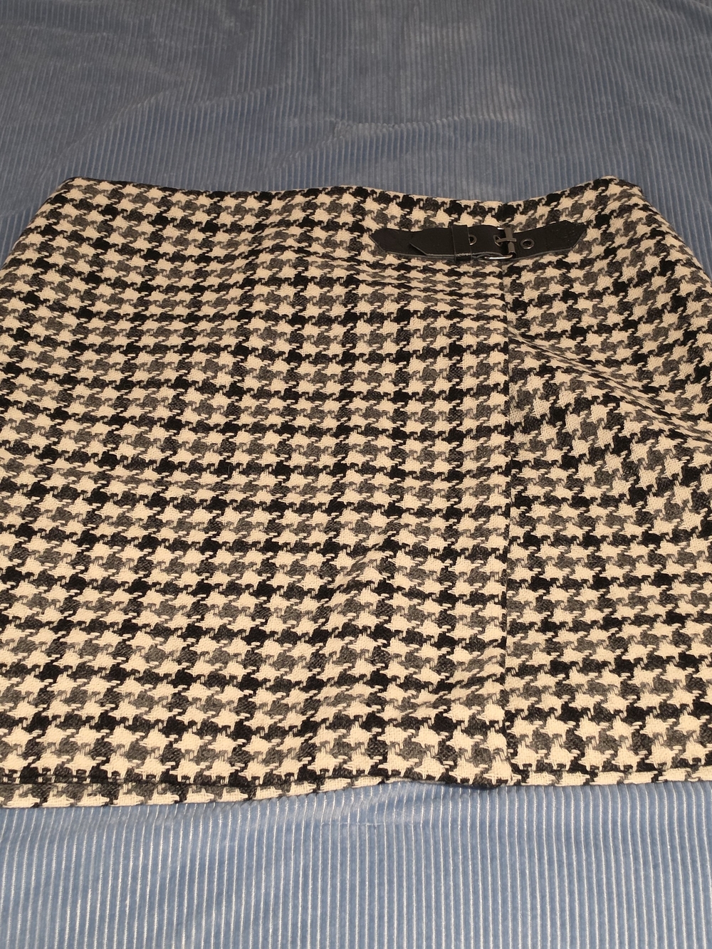 Boden Black and White Houndstooth Mini Skirt with Buckle